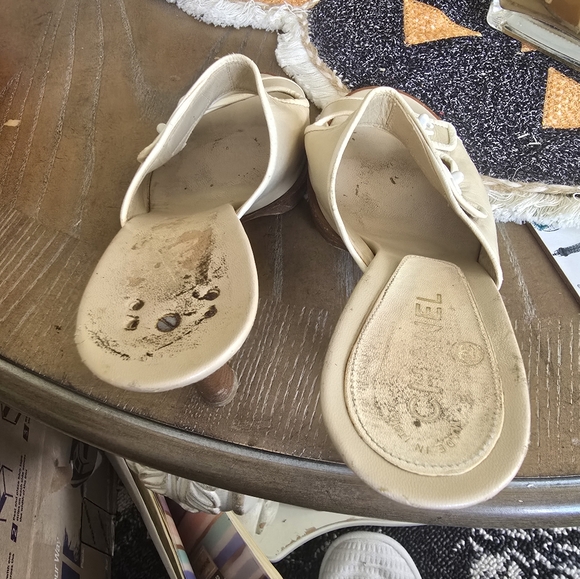 Chanel Vintage Elegant Cream Women's Heels - Picture 7 of 17